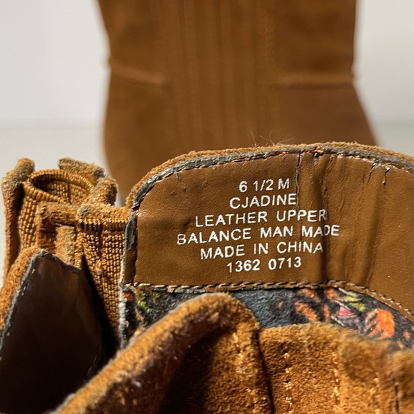 Circa Joan And David Boots, Size 6.5, Suede Ankle Boots, Cognac - Picture 5 of 7